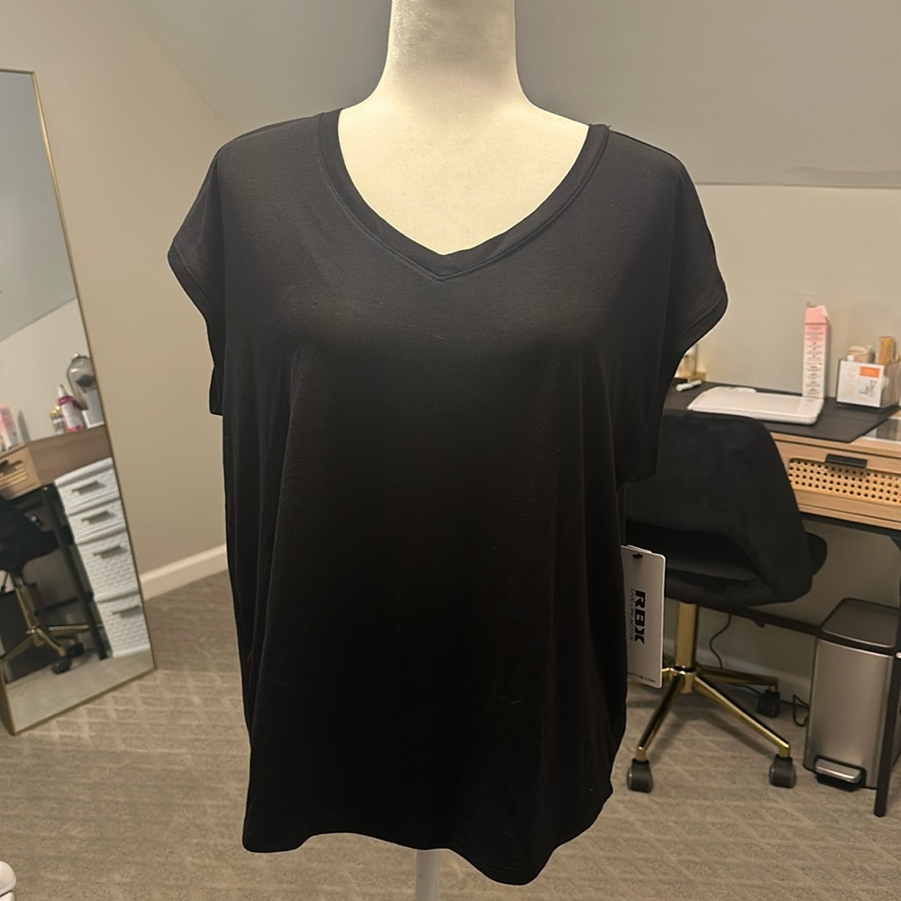 Black active t-shirt